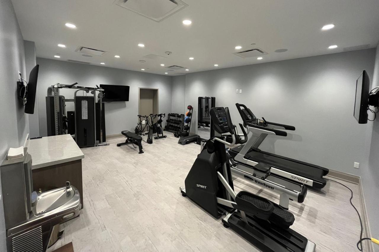 124 On Queen Hotel & Spa 나이아가라온더레이크 외부 사진 The gym at the 2019 World Championships