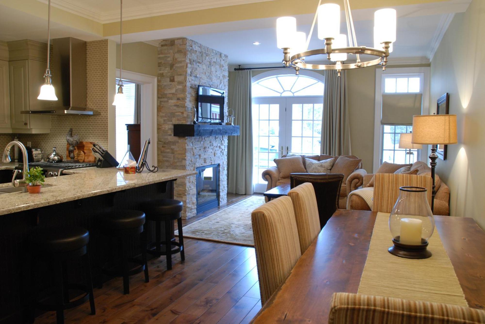 124 On Queen Hotel & Spa 나이아가라온더레이크 외부 사진 A modern open-plan kitchen and dining room