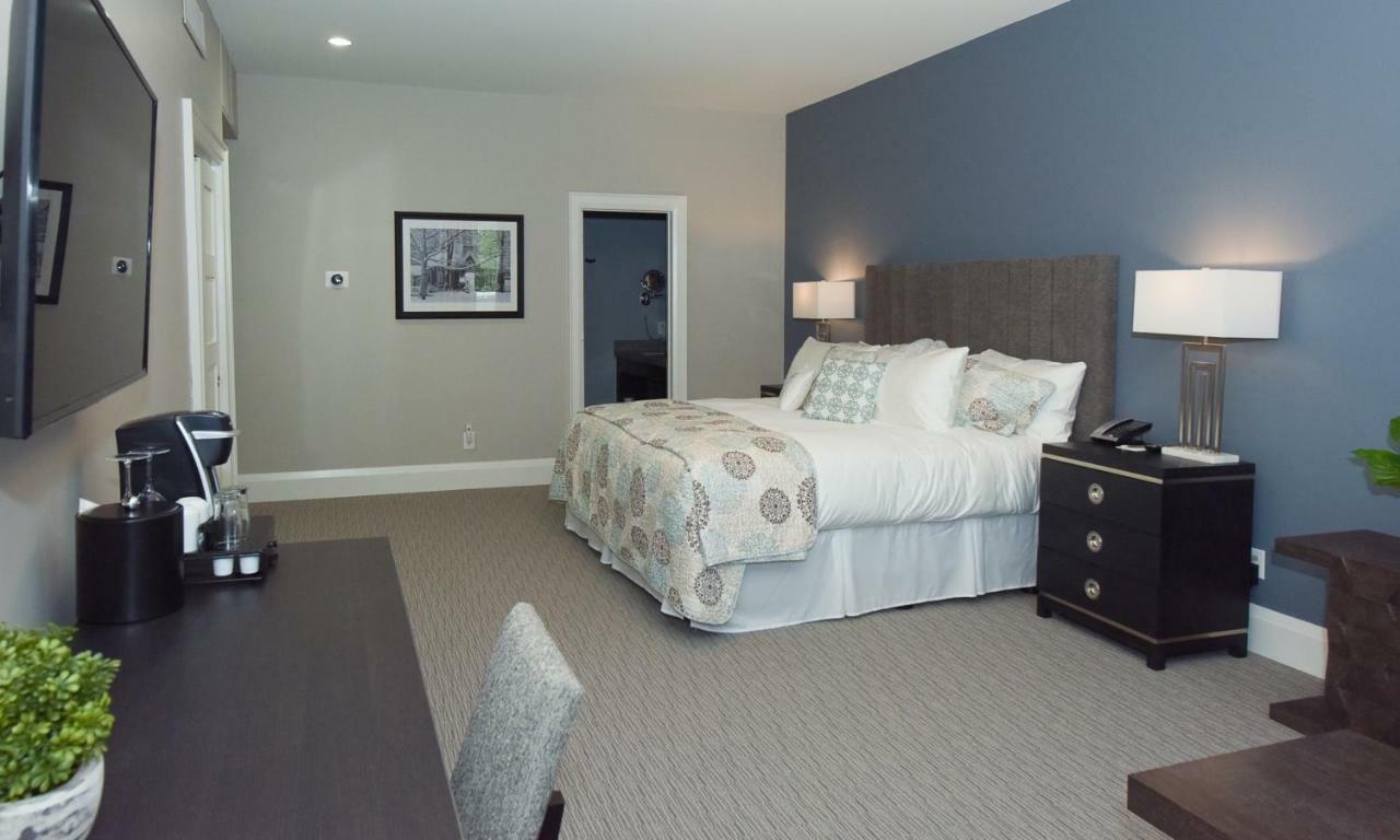 124 On Queen Hotel & Spa 나이아가라온더레이크 외부 사진 A typical guest room at the Hotel Vermont