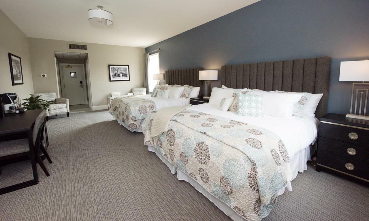 124 On Queen Hotel & Spa 나이아가라온더레이크 외부 사진 A guest room at the Hotel Vermont