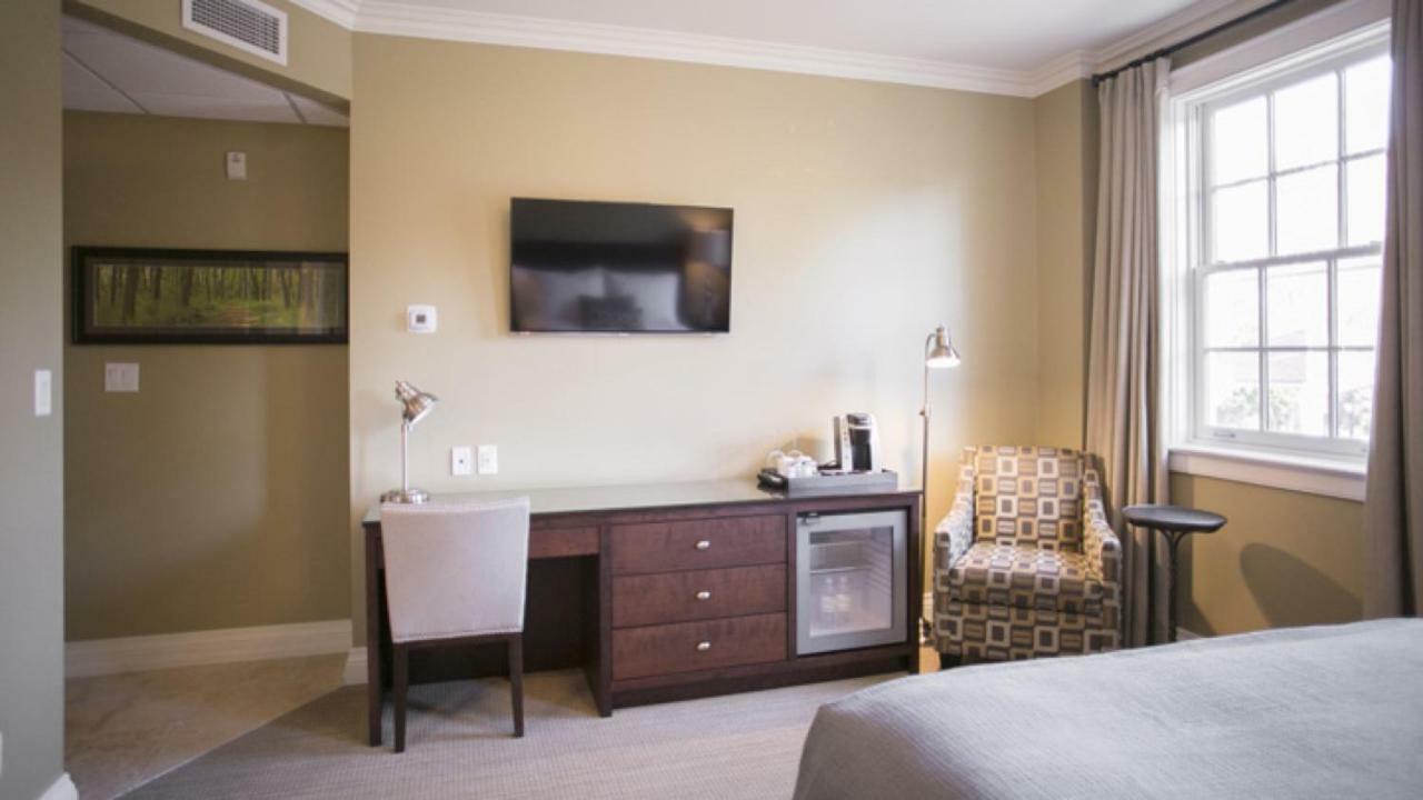 124 On Queen Hotel & Spa 나이아가라온더레이크 외부 사진 A room at the Hotel Vermont